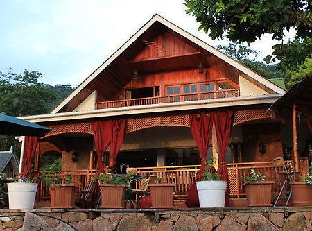 กาซ ลาดูเกอร์ เฮาส์ Bed & Breakfast ลาดิก ภายนอก รูปภาพ
