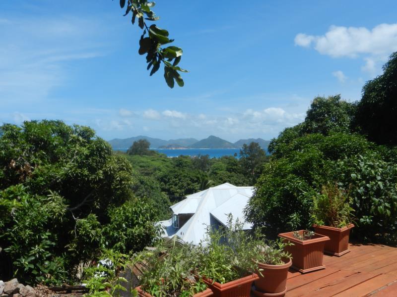 กาซ ลาดูเกอร์ เฮาส์ Bed & Breakfast ลาดิก ภายนอก รูปภาพ