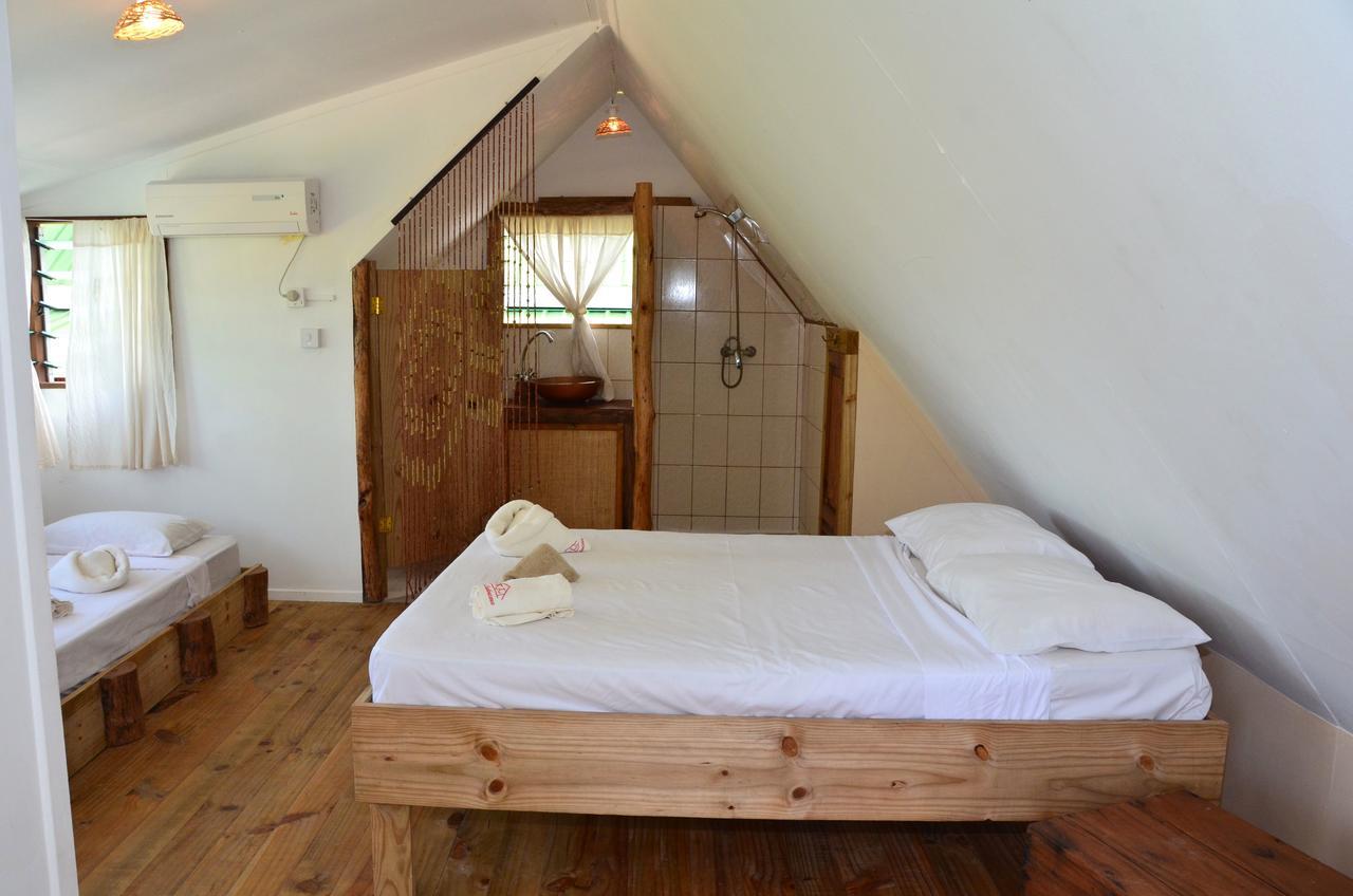กาซ ลาดูเกอร์ เฮาส์ Bed & Breakfast ลาดิก ภายนอก รูปภาพ