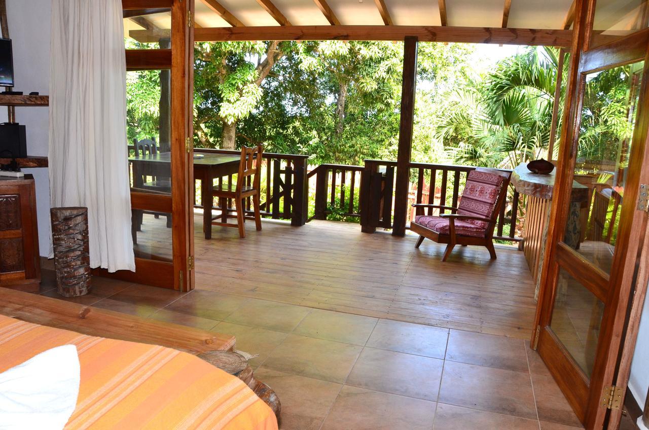 กาซ ลาดูเกอร์ เฮาส์ Bed & Breakfast ลาดิก ภายนอก รูปภาพ